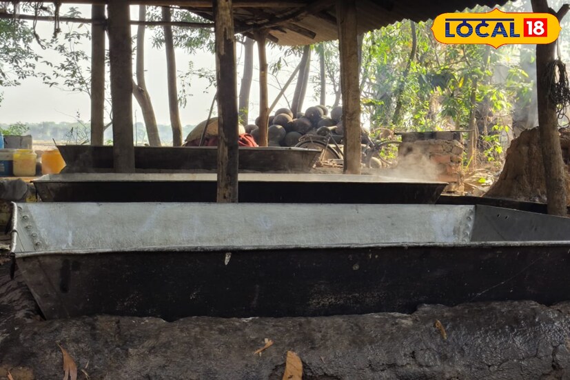 গুড় প্রস্তুতকারক জানান, গুড় তৈরি করতে সময় লাগে দুই থেকে তিন ঘণ্টা। তালের রস ফুটিয়ে তৈরি করা হয় গুড়। ব্যবহার করা হয় এক ধরনের বিশেষ অ্যাসিড। ৪০ ডিগ্রি সেলসিয়াস তাপমাত্রায় অম্লের প্রয়োগ করে ১০০ ডিগ্রি সেলসিয়াস পর্যন্ত ফুটিয়ে জ্বাল বন্ধ করে দিতে হবে। এর পর রস ছাঁকনির সাহায্যে ছেঁকে ফের জ্বাল দিতে হয়। এভাবেই দুই তিন ঘণ্টার মধ্যে তৈরি হয়ে যায় গুড়।