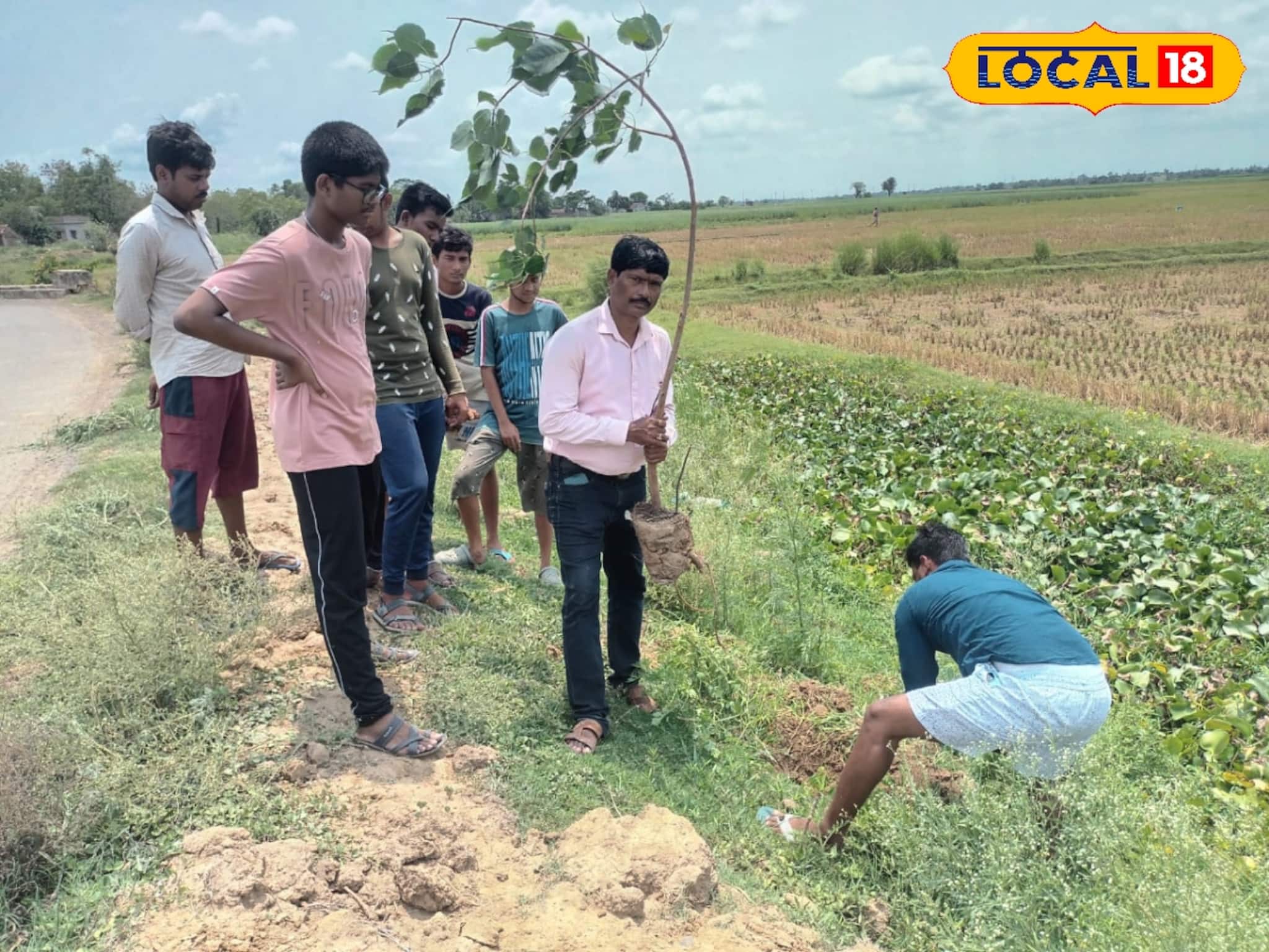 বজ্রপাত থেকে কৃষকদের বাঁচাতে যা করে চলেছেন এই শিক্ষক..., জানলে 'থ' হবেন