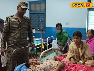 আহত অবস্থায় তিনজনে ভর্তি কান্দি হাসপাতালে 