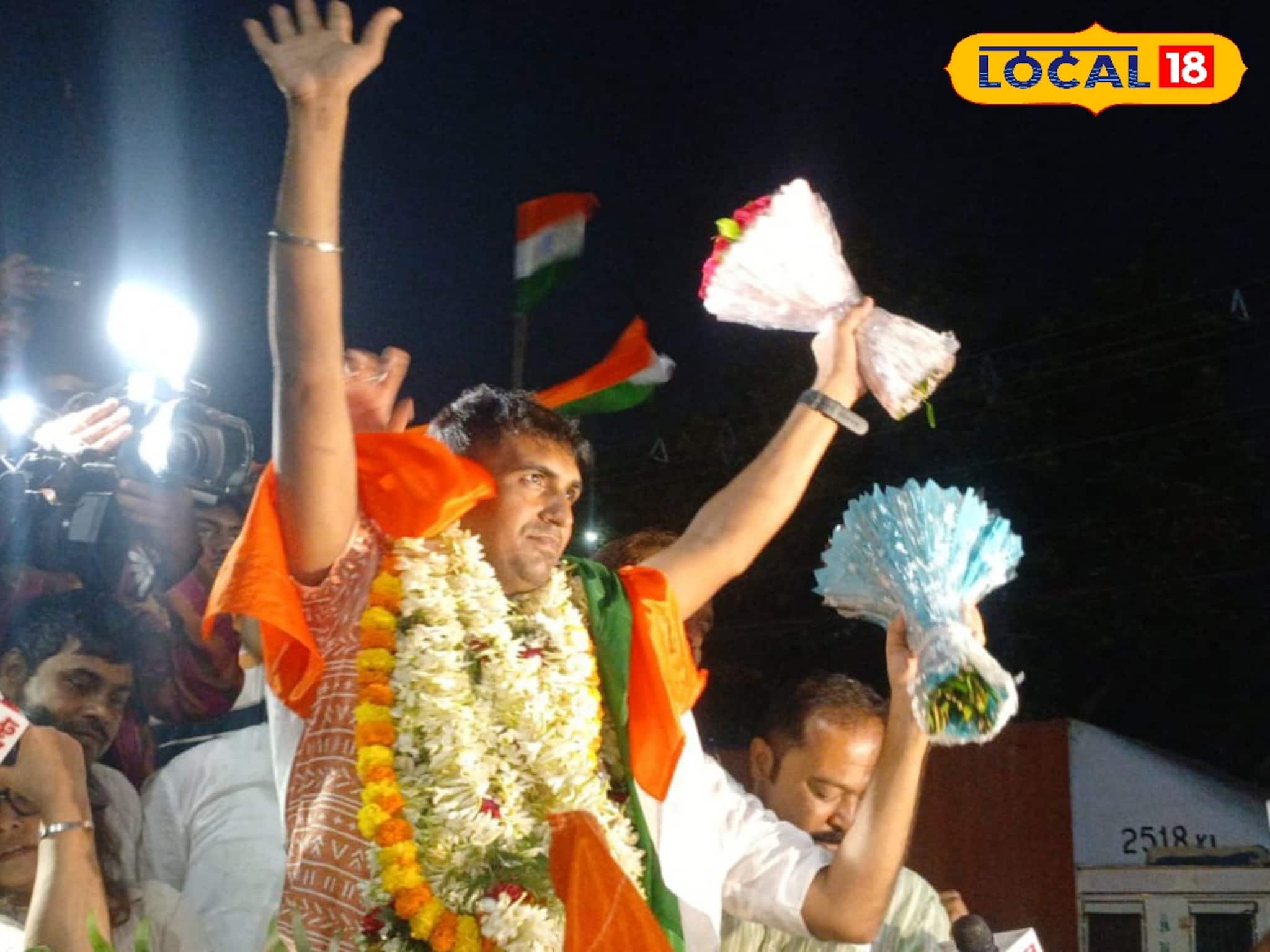 'দেশের সীমানায় দাঁড়িয়ে থাকি, ভয় পাইনা', রিষড়া ফিরে গর্জে উঠলেন পূর্ণম, বাড়িতে উৎসবের মেজাজ