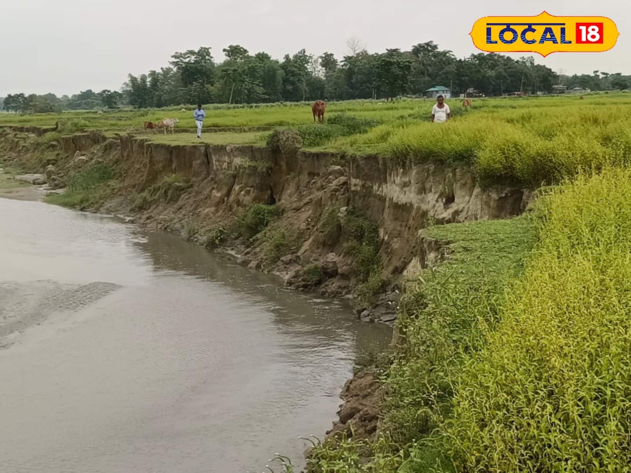 কলি নদীর ভাঙন অব‍্যাহত,চিন্তিত ফালাকাটা এলাকার বাসিন্দারা