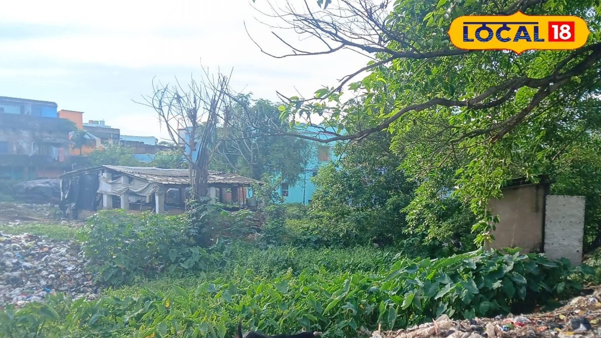 মজে যাচ্ছে বুড়িখাল প্রাক বর্ষায় বৃষ্টির জল প্রবেশ করছে মানুষের বাড়ি