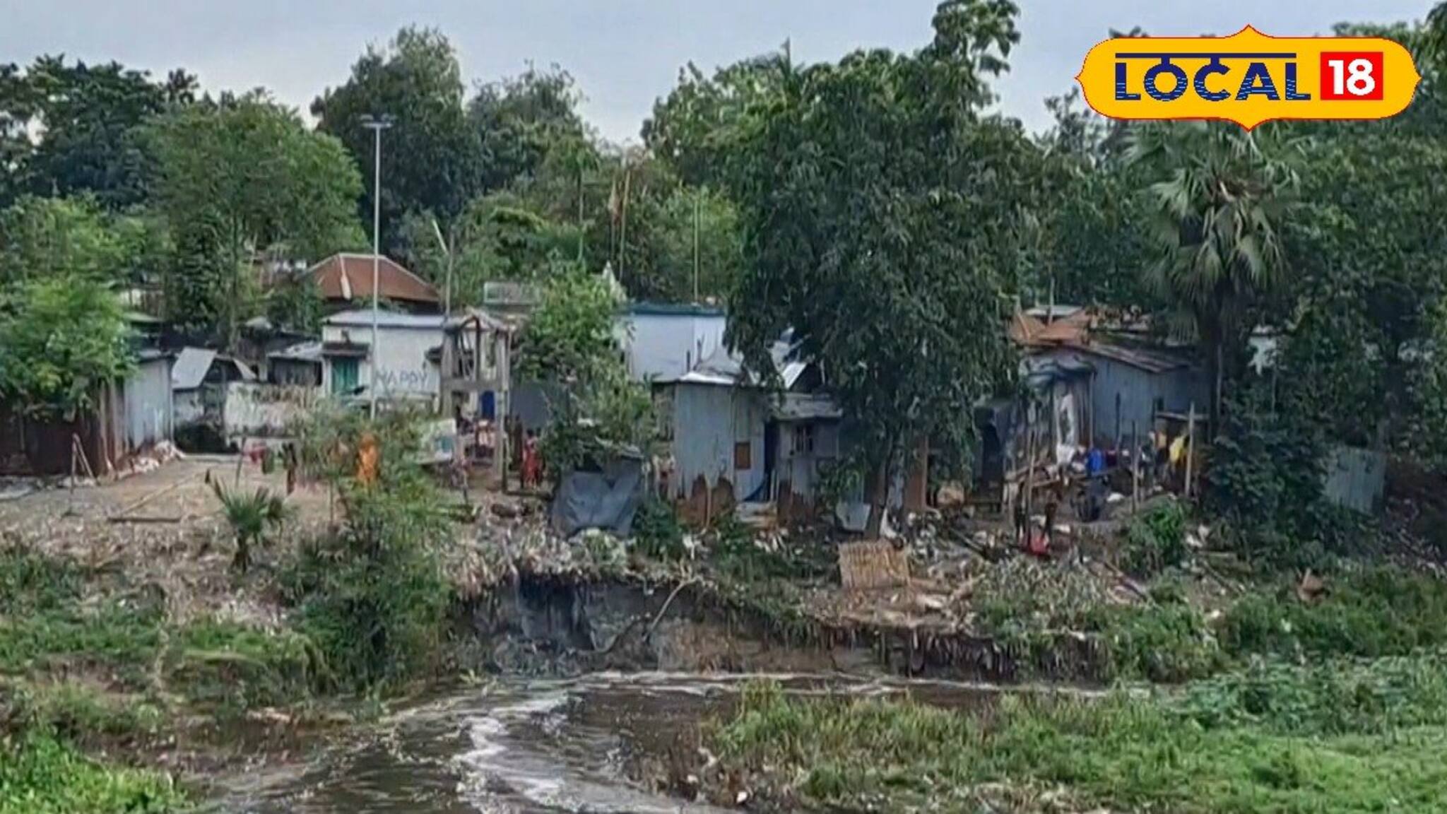 জল থৈ থৈ আত্রেয়ী, খুলতে হয়েছে বাঁধের জোড়া গেট! আতঙ্কের প্রহর স্থানীয়দের