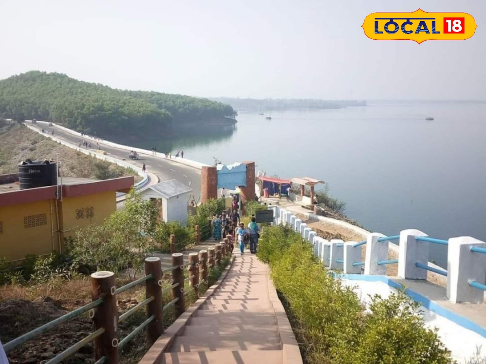 হাতে দু’দিনের ছুটি? বৃষ্টি উপভোগ করতে চান? আপনার অপেক্ষায় জল-জঙ্গল-পাহাড় ঘেরা মুকুটমণিপুর