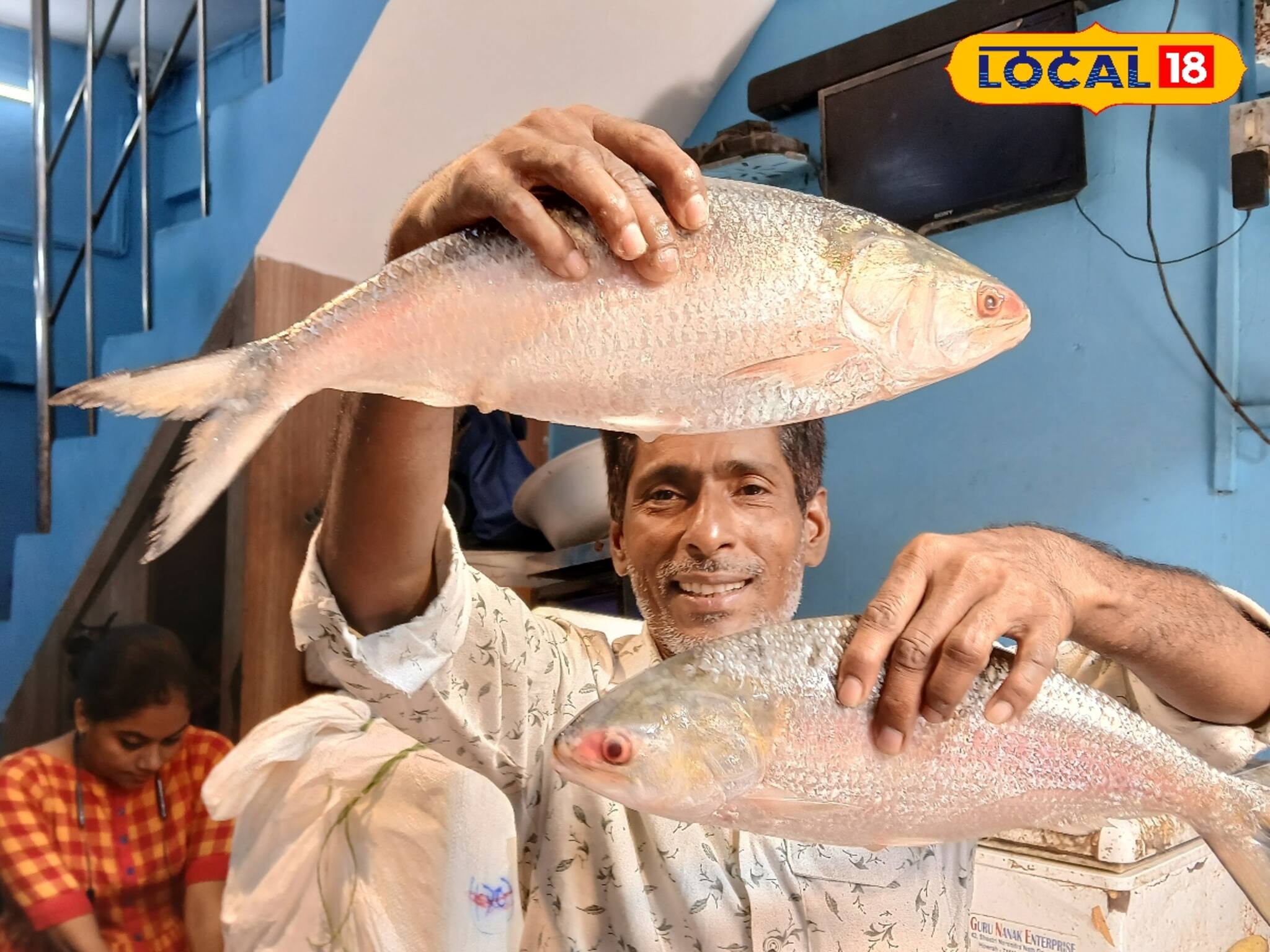 বাংলাদেশর ইলিশ নয়..., জামাইষষ্ঠীতে ভরসা 'মায়ানমারের' ইলিশ! ১ কেজির দাম কত?