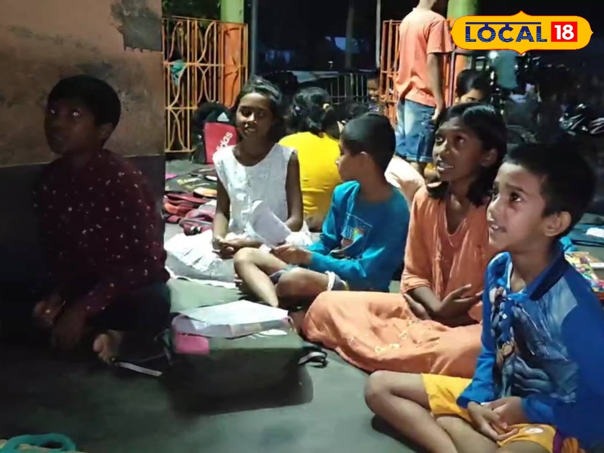 সারাদিন হাড়ভাঙা পরিশ্রম! সন্ধে হলেই বিনা বেতনে শিক্ষা দান নদিয়ার এই কৃষকের