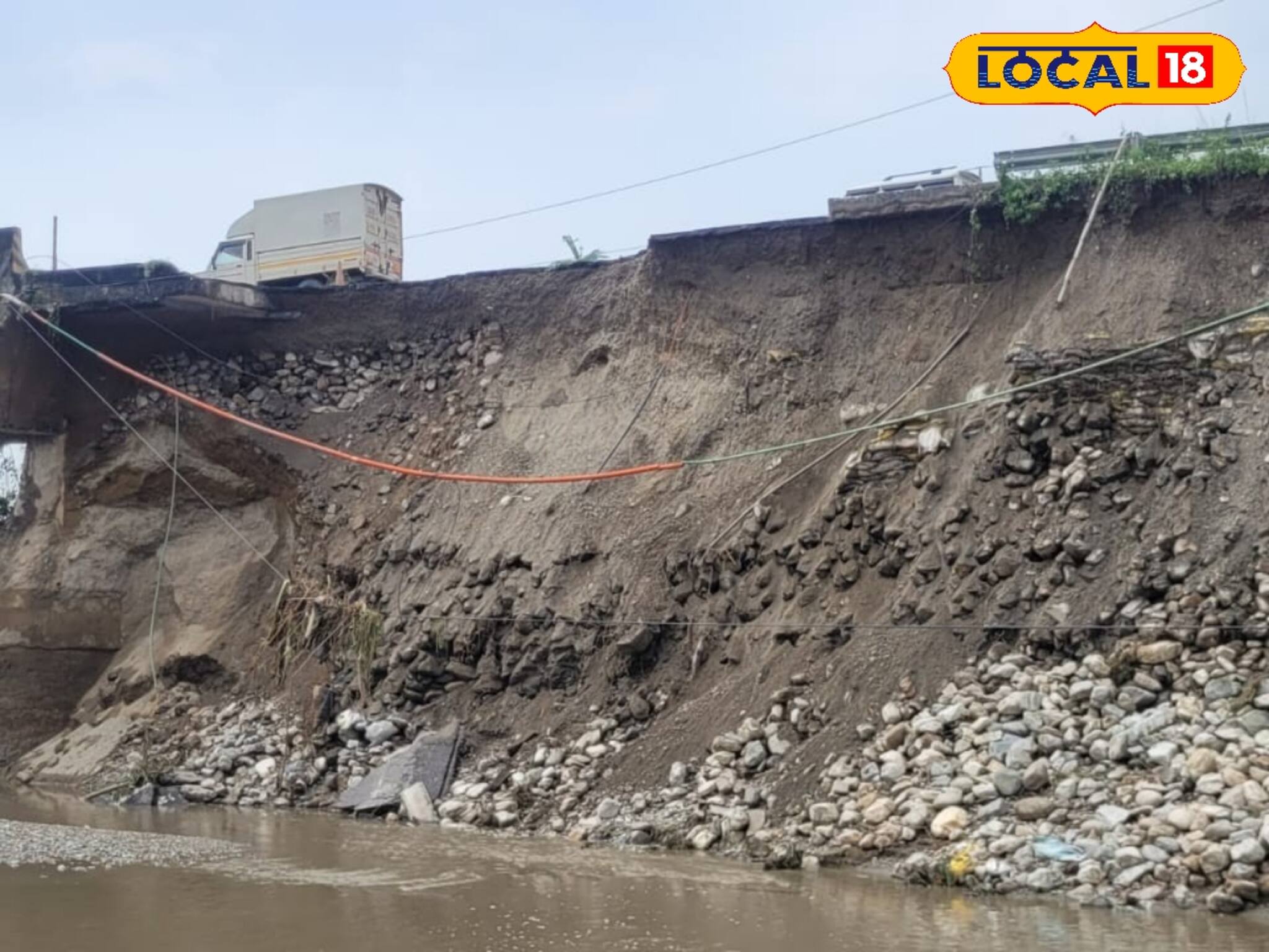 ভাঙল জাতীয় সড়ক, জলে ভাসছে এলাকা! যাচ্ছে তাই অবস্থা উত্তরবঙ্গের এই জেলায়, দেখুন ছবিতে