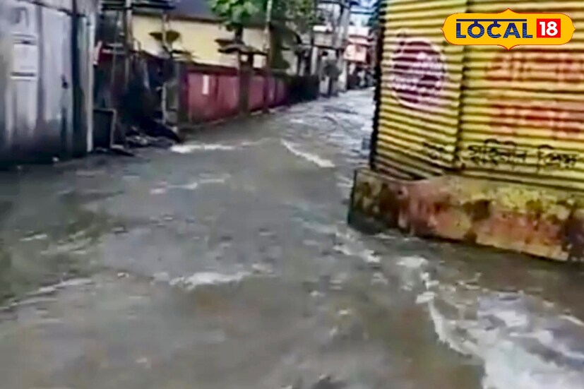 আবহাওয়া দফতর জানিয়েছে, এই বৃষ্টি পূর্ণমাত্রায় মৌসুমি বর্ষা নয়, তবে আর্দ্রতা-ভেজা বাতাস ও স্থানীয় নিম্নচাপ জনিত কারণে এই ঝড়-বৃষ্টি তৈরি হচ্ছে।