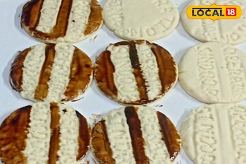 অপারেশন সিঁদুরের ছোঁয়ায় সন্দেশ! দেশপ্রেমের স্বাদ বহরুর বীণাপাণিতে অপারেশন সিঁদুরের ছোঁয়ায় সন্দেশ! দেশপ্রেমের স্বাদ বহরুর বীণাপাণিতে