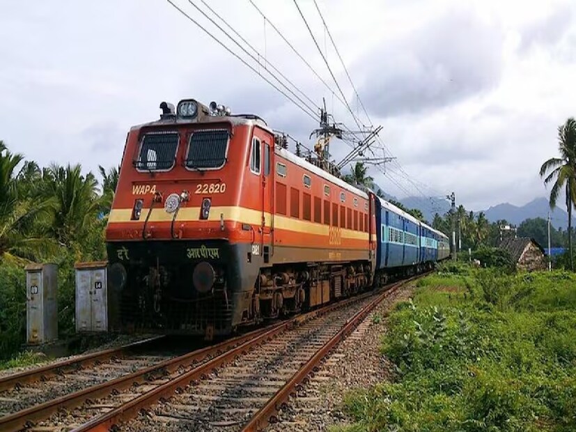 Indian Railway: গরমের দিনে এই সব রুটে ব্যাপক বাড়ছে টিকিটের চাহিদা! চালু করতে হল ‘স্পেশ্যাল ট্রেন’!