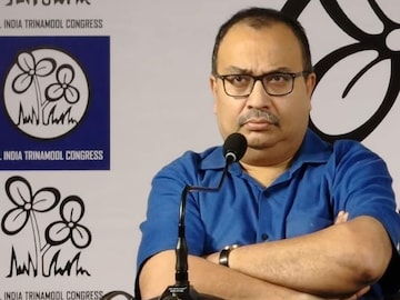 Kual Ghosh: ল কলেজ ছাত্রীকে ধর্ষণের ঘটনায় মদন, কল্যাণের মন্তব্যে অস্বস্তিতে তৃণমূল! দুই নেতা প্রসঙ্গে কী বললেন কুণাল ঘোষ? Kual Ghosh: ল কলেজ ছাত্রীকে ধর্ষণের ঘটনায় মদন, কল্যাণের মন্তব্যে অস্বস্তিতে তৃণমূল! দুই নেতা প্রসঙ্গে কী বললেন কুণাল ঘোষ?