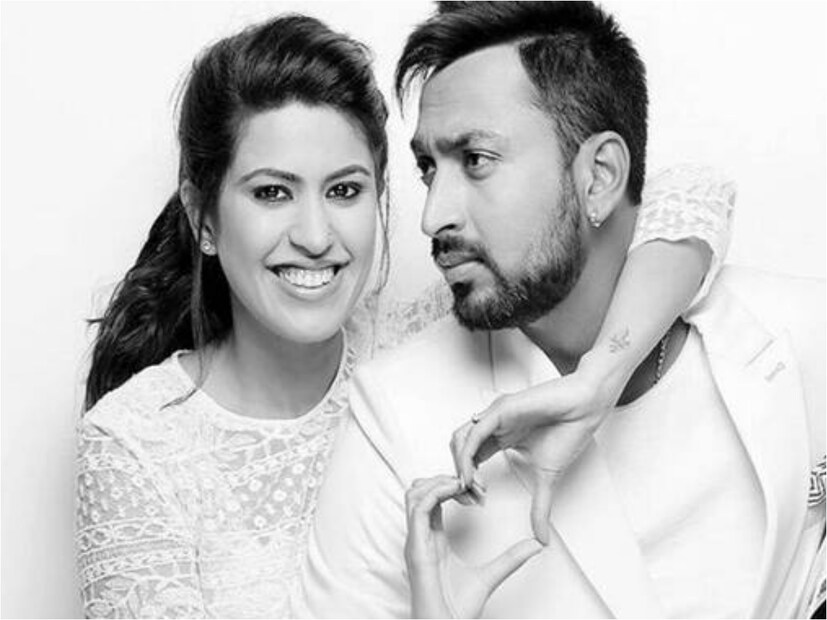 ক্রুরণালের সঙ্গে প্রথম ডেটিংয়ে গিয়েই তারকা ক্রিকেটারকে পছন্দ হয়ে যায় পাঙ্খুরীর। এরপরে তারা বছর দুয়েক ধরে একাধিকবার ডেটিং করেন। দুজনের প্রেমও গভীর হয়। এবং পাঙ্খুরীকে বিয়ে করার সিদ্ধান্ত নেন ক্রুণাল।