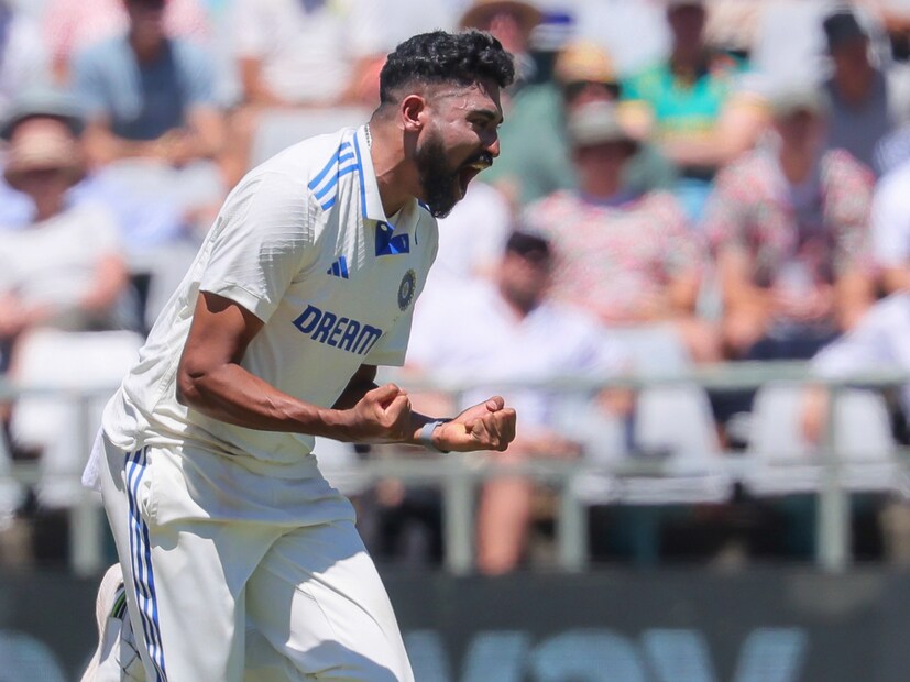 এছাড়াও আরও একটি অনন্য রেকর্ড গড়েছেন সিরাজ। টেস্ট ক্রিকেটে ইংল্যান্ড এবং দক্ষিণ আফ্রিকা—এই দুই কঠিন কন্ডিশনে ছয় বা ততোধিক উইকেট নেওয়া প্রথম ভারতীয় বোলার হয়ে উঠেছেন তিনি।