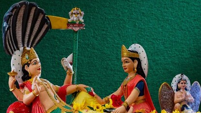 আজ মোহিনী একাদশী, এই ব্রতকথা পড়লেই সহস্র গোদানের পুণ্য লাভ হবে আজ মোহিনী একাদশী, এই ব্রতকথা পড়লেই সহস্র গোদানের পুণ্য লাভ হবে