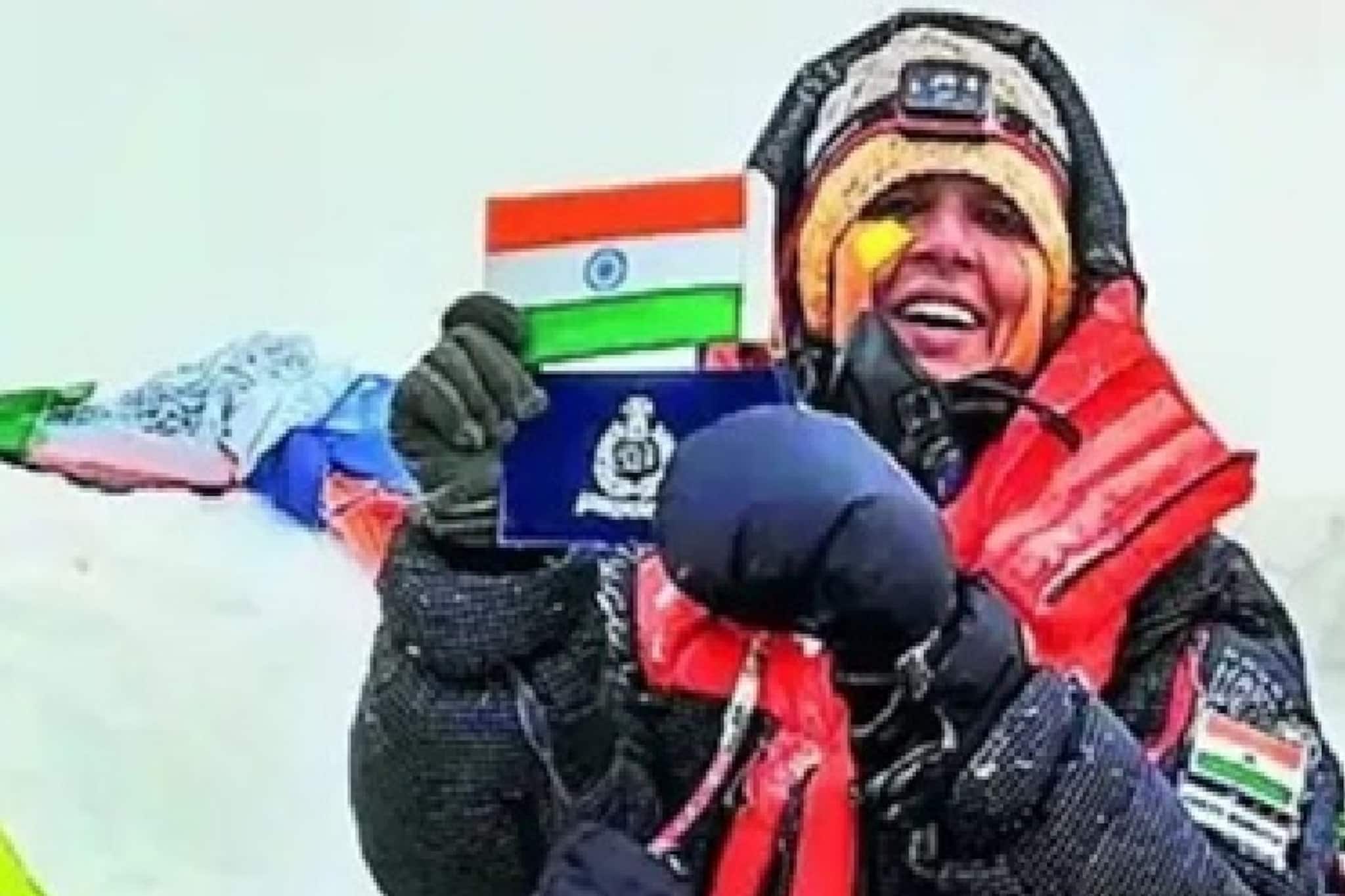 ধন্যি মেয়ে, বিশ্বের ৫টি সর্বোচ্চ শৃঙ্গ জয় করে এক অনন্য রেকর্ড গড়েছেন গীতা, সাফল্য দারুণ