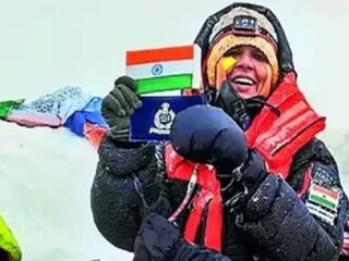 বিশ্বের ৫টি সর্বোচ্চ শৃঙ্গ জয় করে এক অনন্য রেকর্ড গড়েছেন গীতা