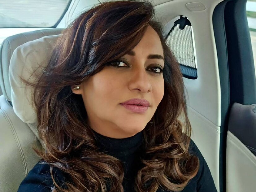 নীলাঞ্জনার ইনস্টাগ্রামে একটি ছবি দেখা গিয়েছে। যা উস্কে দিয়েছে নতুন জল্পনা। সেই ছবি দেখে মনে হচ্ছে, নতুন কোনও সূচনার আগে যেমন কোনও পুজো হয়, তেমনই কিছু একটি করেছেন নীলাঞ্জনা।নীলাঞ্জনার ইনস্টাগ্রামে একটি ছবি দেখা গিয়েছে। যা উস্কে দিয়েছে নতুন জল্পনা। সেই ছবি দেখে মনে হচ্ছে, নতুন কোনও সূচনার আগে যেমন কোনও পুজো হয়, তেমনই কিছু একটি করেছেন নীলাঞ্জনা।