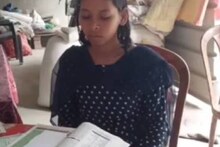 চরম অভাব-অনটন! দিনরাত খাটুনির পরও উচ্চমাধ্যমিকে তাক লাগালেন পড়ুয়া