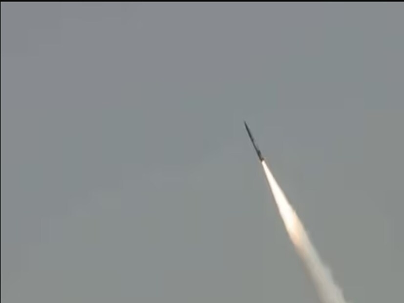 ভারতকে রাশিয়ার তরফ থেকে R-37M এয়ার টু এয়ার হাইপারসনিক মিসাইল সরবরাহের প্রস্তাব দেওয়া হয়েছে। শুধুমাত্র সরাসরি মিসাইল সরবরাহই নয় প্রযুক্তির আদানপ্রদানের মাধ্যমে ভারতেও তৈরি হতে পারে এই মিসাইল। রিপোর্ট অনুযায়ী, হিন্দুস্তান এয়ারোনটিক্স লিমিটেড (HAL) উৎপাদনে সহযোগী হতে পারে। 