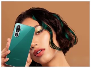 ৭.২ এমএম স্লিম ডিজাইনের ফোন সদ্য বাজারে আনল Samsung! ট্রিপল রিয়ার ক্যামেরা ফোনের দাম কেমন? জেনে নিন

