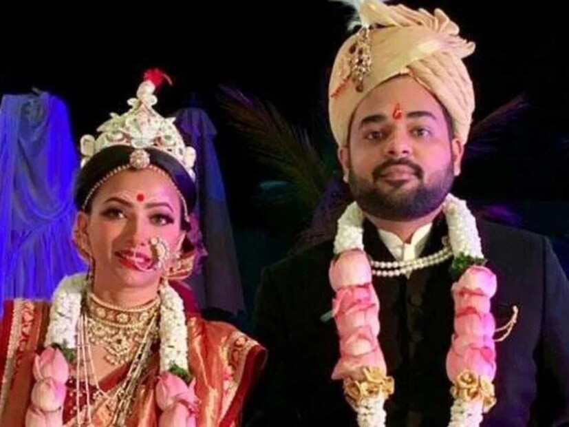 অভিনয়ের ধারা চলতে থাকে। তবে, এটাও সত্যি, যে সাফল্য কথা বঙ্গারু লোকম থেকে শ্বেতা পেয়েছিলেন, তা অন্য ছবি তাঁকে দিতে পারেনি। তা সত্ত্বেও তারকা হিসেবে তাঁর নাম তত দিনে অভিনয় জগতে বিখ্যাত হয়ে গিয়েছে। এর মাঝেই ঘটে গেল এক দুর্ঘটনা। Photo: Instagram