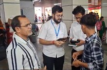 লক্ষ লক্ষ যাত্রীর জন্য বিরাট সুখবর! দাঁড়াতে হবে না টিকিট কাউন্টারে, শিয়ালদহে যা হল...