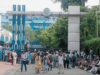 সময় ছিল সাড়ে এগারোটা, থানায় এলেন না চাকরিহারারা