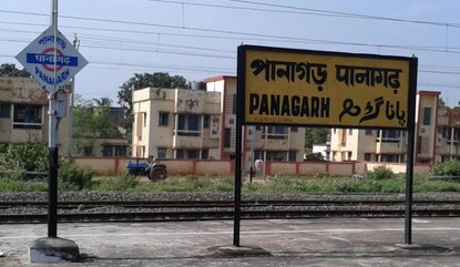 * কোথাও মধুবনী শিল্প তো কোথাও আবার নিরাপত্তার কড়াকড়ি 