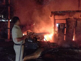 সাইকেল সারাইয়ের দোকানে বিক্রি হচ্ছিল পেট্রোল! তা থেকেই অগ্নিকাণ্ড বর্ধমানে