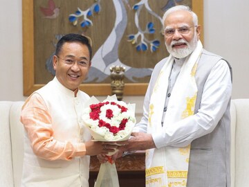 * সিকিম সফরে আজ প্রধানমন্ত্রী 
