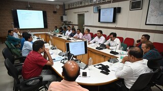 * ট্রেন চলাচল স্বাভাবিক রাখতে ও বড় ধরণের বিপর্যয় এড়াতে শিয়ালদহ ডিভিশনের সর্বাঙ্গীণ বর্ষা পরিকল্পনা * ট্রেন চলাচল স্বাভাবিক রাখতে ও বড় ধরণের বিপর্যয় এড়াতে শিয়ালদহ ডিভিশনের সর্বাঙ্গীণ বর্ষা পরিকল্পনা