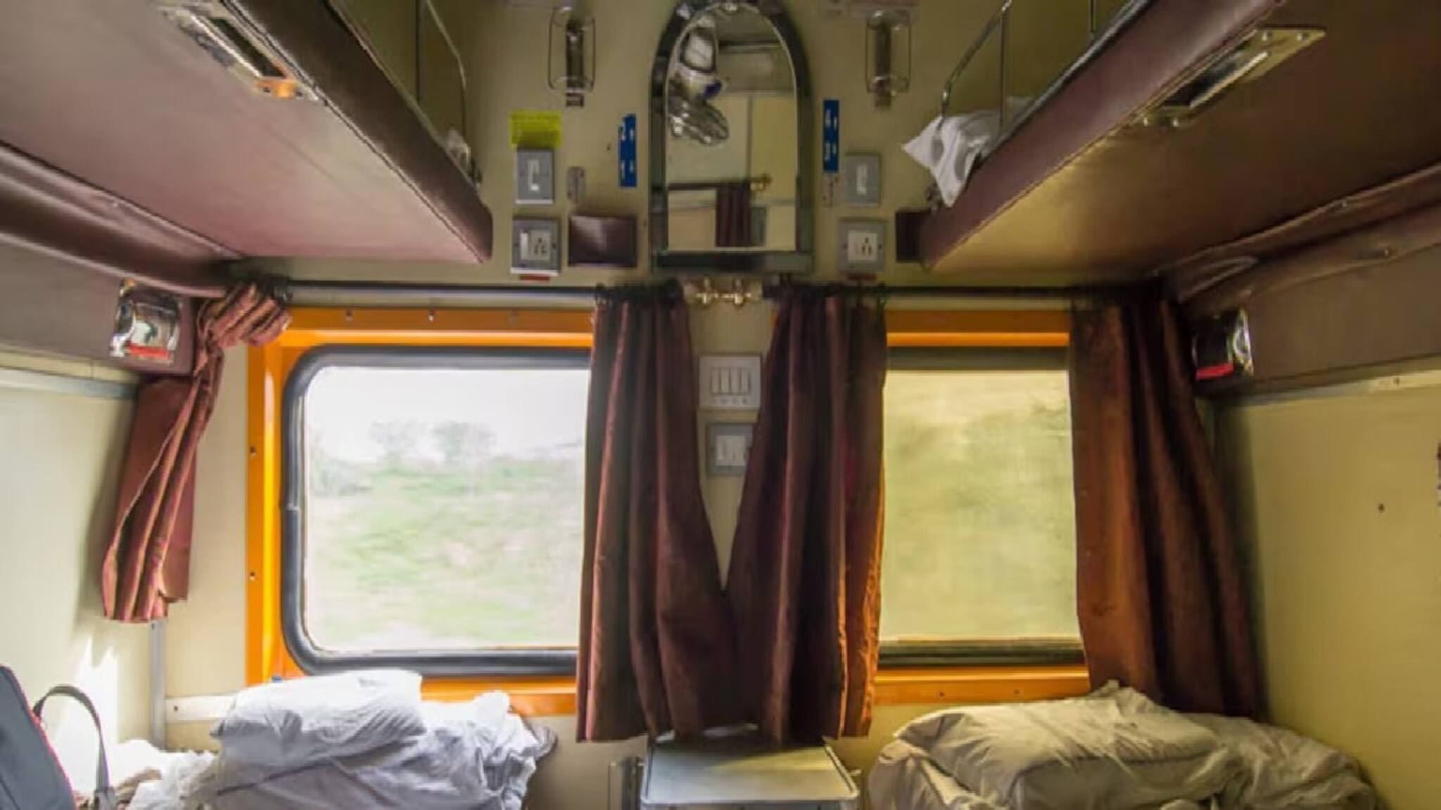 Indian Railways Seat Booking: আপনি কি বয়স্ক, ট্রেনে বার্থ রিজার্ভ করছেন, জানেন কি ভারতীয় রেল আপনার জন্য এক সে বড়কর এক সুবিধা দেয়