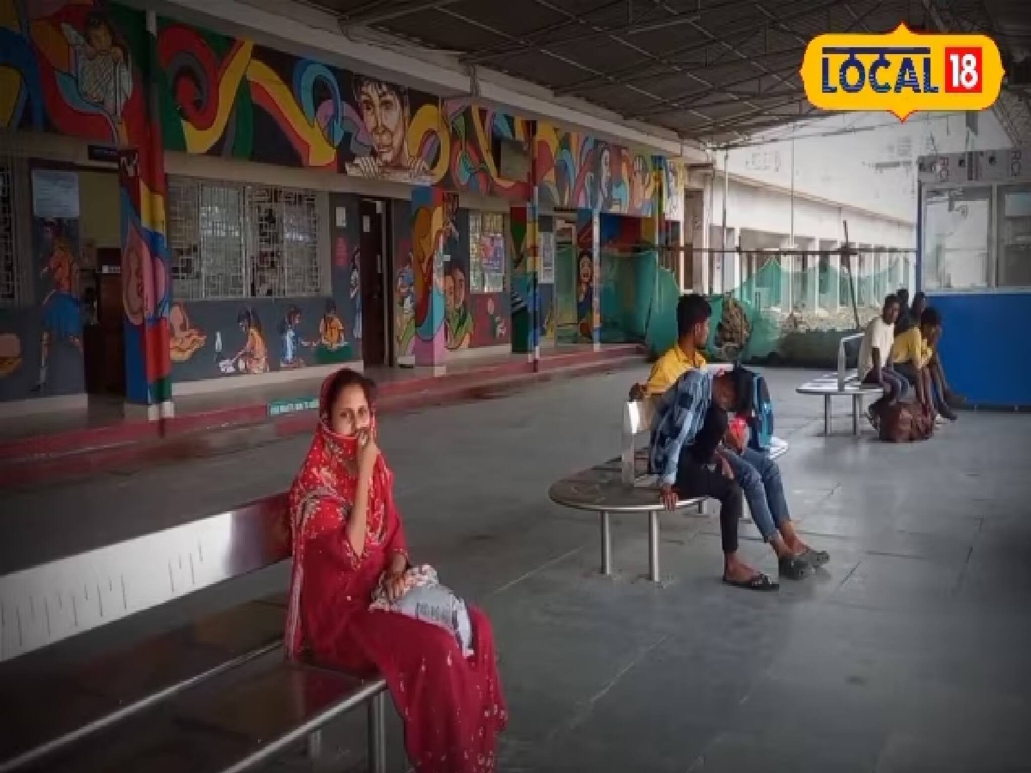 ভারত-পাক উত্তেজনার কারণে দুঃসংবাদ,শিয়ালদহ থেকে উত্তরবঙ্গে যাওয়ার ট্রেন রদ,অসুবিধায় অনেক