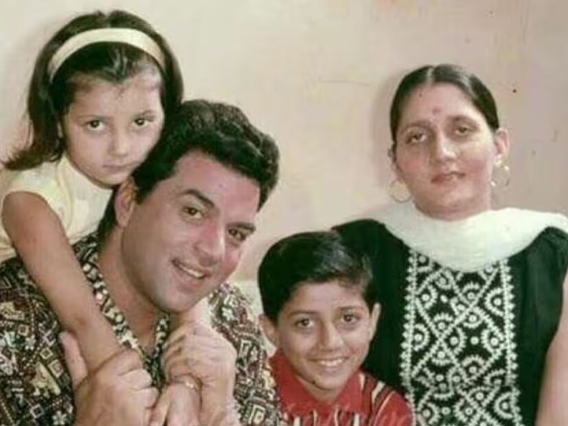 ধর্মেন্দ্র ১৯৫৪ সালে, ১৯ বছর বয়সে, তাঁর প্রথম স্ত্রী প্রকাশ কৌরকে বিয়ে করেন। তাঁদের চার সন্তান রয়েছে— সানি এবং ববি দেওল, দুজনেই অভিনেতা, এবং দুই মেয়ে বিজেতা ও অজীতা।Image: News18