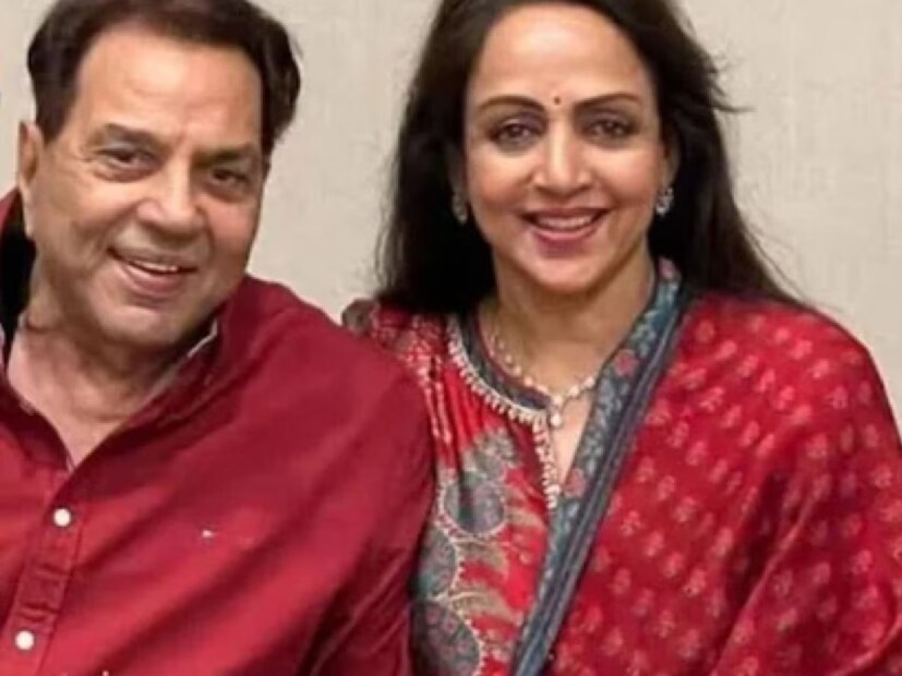 হেমা আরও বলেন, &quot;কিন্তু তাতে কিছু যায় আসে না। আমি এই পরিস্থিতিকে মেনে নিয়েছি। আমার মেয়েরা আছে এবং তাদের অনেক সমস্যার মুখোমুখি হতে হয়। একজন মানুষ হিসেবে আমার দুঃখবোধ থাকাটা স্বাভাবিক... কিন্তু সে আমাকে পাগলের মতো ভালোবাসে। যখন আমি তার প্রতি আমার অনুভূতির কথা ভাবি, তখন সবকিছুই অর্থপূর্ণ মনে হয়, এমনকি তার শারীরিক অনুপস্থিতিও।&quot; Image: News18