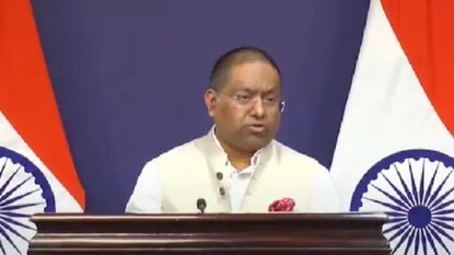 ভিসা নিয়ে কড়া সুর ট্রাম্পের, কী হবে আমেরিকায় পড়তে চাওয়া ভারতীয় ছাত্রছাত্রীদের? বড় ঘোষণা বিদেশ মন্ত্রকের ভিসা নিয়ে কড়া সুর ট্রাম্পের, কী হবে আমেরিকায় পড়তে চাওয়া ভারতীয় ছাত্রছাত্রীদের? বড় ঘোষণা বিদেশ মন্ত্রকের