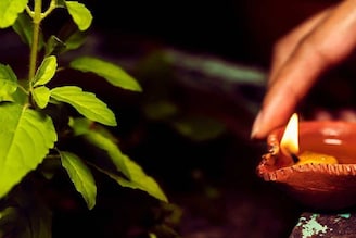 টাকার চরম অভাব? ভর সন্ধেয় করুন এই কাজ, হু হু করে হাতে আসবে টাকা...! উপচে পড়বে ধন-দৌলত
