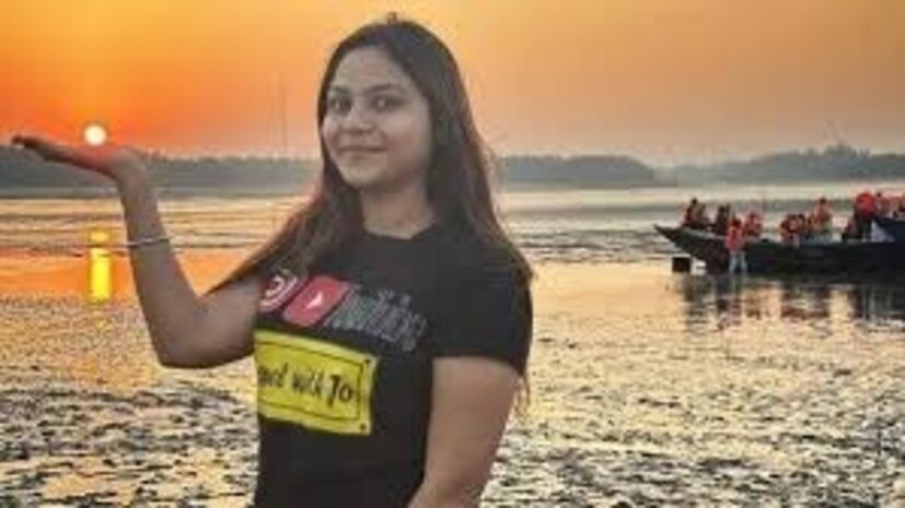 জ্যোতি ছাড়া আরও পাঁচ জনকে গ্রেফতার করেছে হরিয়ানা পুলিশ। তদন্তকারীদের অনুমান, পাকিস্তানি গুপ্তচরদের কাছে তথ্য পাচার করার একটি চক্র তৈরি হয়েছে এ দেশে। এই চক্র মূলত পঞ্জাব এবং হরিয়ানায় সক্রিয়। জ্যোতিও সেই চক্রেরই এক সক্রিয় সদস্য বলে মনে করছেন তদন্তকারীরা। তাঁর ইউটিউব চ্যানেলে ৩.৭৭ লক্ষ সাবস্ক্রাইবার এবং ইনস্টাগ্রাম অ্যাকাউন্টে ১.৩৩ লক্ষ ফলোয়ার আছে৷ 