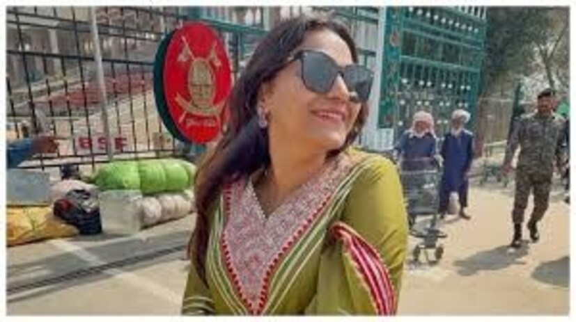 পাকিস্তানি গুপ্তচরদের পরিচয় গোপন রাখতে মোবাইলে অন্য নামে সেই নম্বরগুলি সেভ করতেন জ্যোতি। তার মধ্যে ‘জাঠ রানধাওয়া’ নামে একটি নম্বর সেভ করা ছিল। তদন্তকারীদের সন্দেহ, ওই নম্বরটি আসলে পাকিস্তানি চর শাকির ওরফে রানা শাহবাজ়ের। 