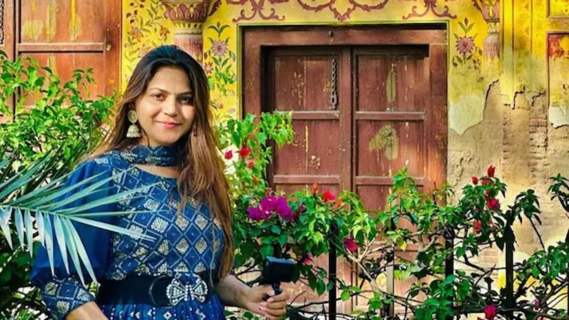 হরিয়ানা পুলিশ জানিয়েছে যে প্রতারণা নিশ্চিত করার জন্য স্ন্যাপচ্যাট, টেলিগ্রাম এবং হোয়াটসঅ্যাপের মতো সাধারণভাবে ব্যবহৃত এনক্রিপ্ট করা সোশ্যাল মিডিয়া প্ল্যাটফর্মগুলি ব্যবহার করা হয়েছিল। এক সংবাদ সম্মেলনে হিসারের পুলিশ সুপার (এসপি) শশাঙ্ক কুমার সাওয়ন বলেছেন যে জাতীয় তদন্ত সংস্থা (এনআইএ) তদন্তে সহায়তা করছে। &quot;এনআইএ জ্যোতি মালহোত্রাকেও জিজ্ঞাসাবাদ করেছে। অন্যান্য সংস্থাও তাঁকে জিজ্ঞাসাবাদ করছে,&quot; আরও বলেন শশাঙ্ক।