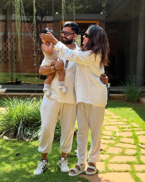 বিয়ের আগে ডেটিং করার সময় এই অভিনেত্রী গর্ভবতী হয়ে পড়েন, খবর পাওয়ার সঙ্গে সঙ্গেই তিনি বিয়ে করেন এবং ২০২৪ সালে ছেলের জন্ম দেন। (ছবি সৌজন্যে-@amalapaul/Instagram)