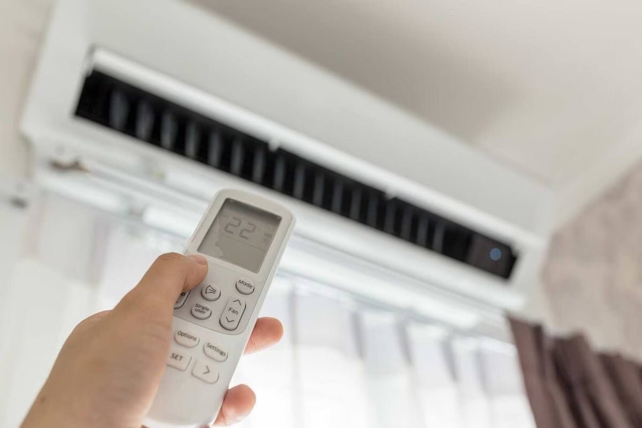 দিনে কত 'ঘণ্টা' এসি চালানো উচিত জানেন..? ৮ঘণ্টা, ১০ ঘণ্টা নাকি ১২ ঘণ্টা? বুঝে নিন হিসেব!