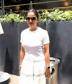 শ্বেত শুভ্র পোশাকে নজর করলেন নেহা