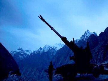 ভারত থেকে একের পর এক হানা পাকিস্তানে, ভয়ে পোস্ট ছেড়ে পালিয়ে মসজিদে ঢুকেছিলেন পাক সেনা..