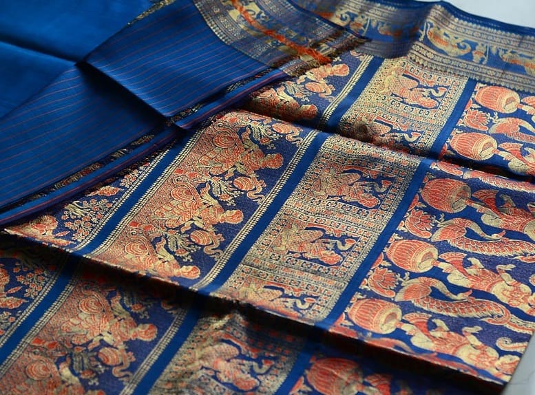  অষ্টাদশ শতাব্দীতে, বাংলার নবাব মুর্শিদকুলি খাঁ ঐতিহ্যের পৃষ্ঠপোষকতা করেন এবং এই শাড়ি তৈরির নৈপুণ্যকে ঢাকা থেকে মুর্শিদাবাদের বালুচর গ্রামে নিয়ে আসেন এবং এই শিল্পকে উৎসাহিত করেন। 