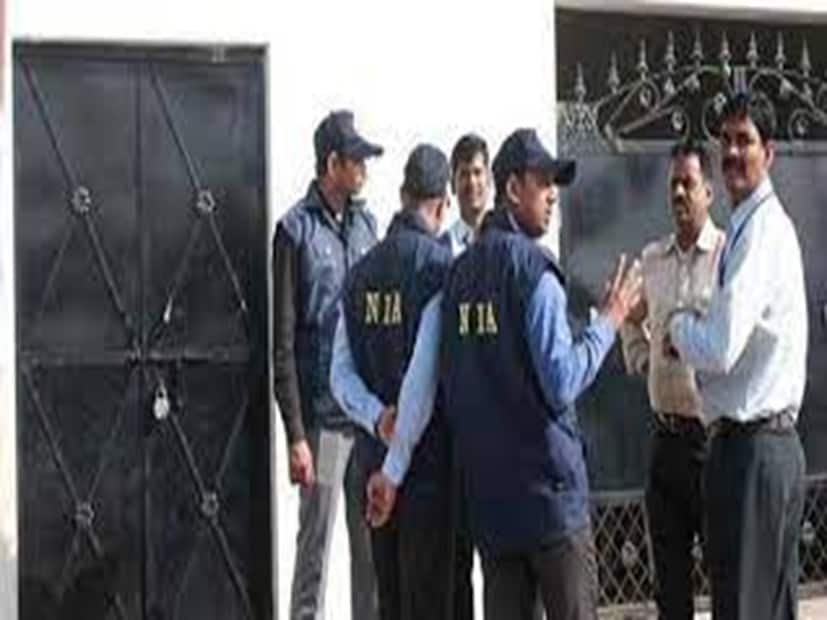 ওই জওয়ানকে ‘অবৈধ কার্যকলাপ প্রতিরোধ আইন’ (UAPA) এর ধারা ১৫ (সন্ত্রাসবাদ সম্পর্কিত কার্যকলাপ), ১৬ (সন্ত্রাসবাদের জন্য শাস্তি) এবং ১৮ (ষড়যন্ত্র ও সংশ্লিষ্ট অপরাধ) অনুযায়ী গ্রেফতার করা হয়েছে।