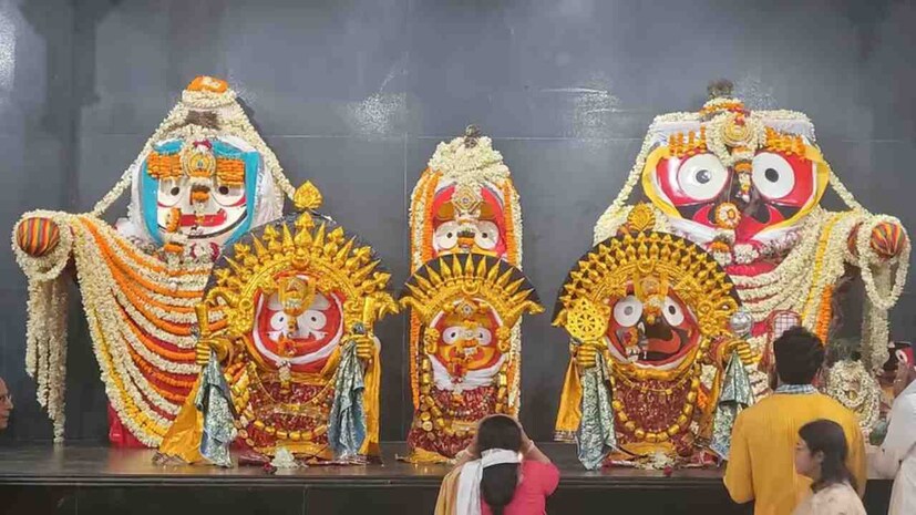 ৩০ এপ্রিল সকাল ১১টা ১০ মিনিট থেকে সাড়ে ১১টার মধ্যে নিমকাঠের তৈরি জগন্নাথের মূর্তিতে প্রাণপ্রতিষ্ঠা হয়। ওই সময়ই ছিল প্রাণপ্রতিষ্ঠার মাহেন্দ্রক্ষণ। ওই ২০ মিনিটের মধ্যে বন্ধ দরজার মধ্যে মন্দিরের প্রধান সেবায়েত রাজেশ দয়িতাপতির পৌরোহিত্যে প্রাণপ্রতিষ্ঠা প্রক্রিয়া সম্পন্ন করেন। দেবতার সর্বাঙ্গে কুশ স্পর্শ করানো হয়।