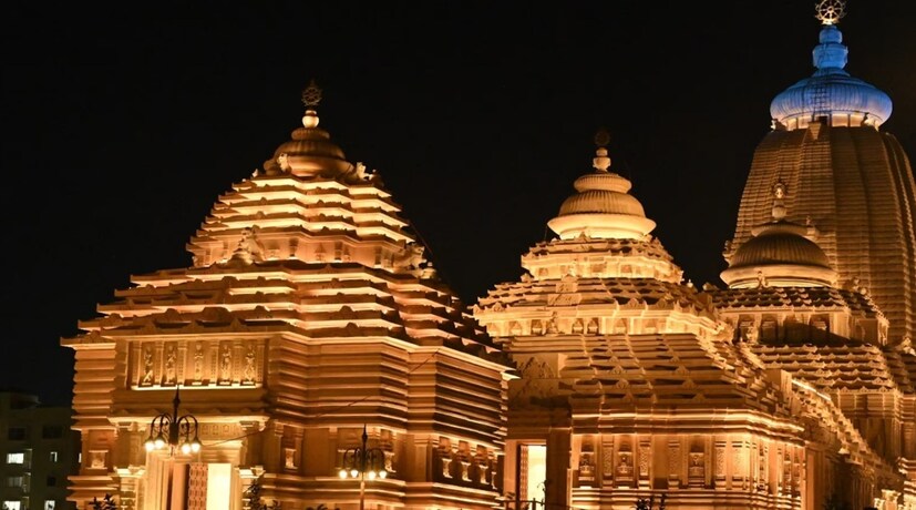 সোমবার ৯ জুন বিশেষ পুজো পাঠের পর খোয়া ক্ষীর রাজ্যের জেলায় জেলায় পৌঁছে যাওয়ার উদ্দেশ্যে জগন্নাথ মন্দির থেকে বের হয়। নাম সংকীর্তন, নামগান, পুজোপাঠ ও আরতির মাধ্যমে জগন্নাথ, বলরাম ও সুভদ্রার চরণে নিবেদন করা হয় সেই খোয়া ক্ষীর।