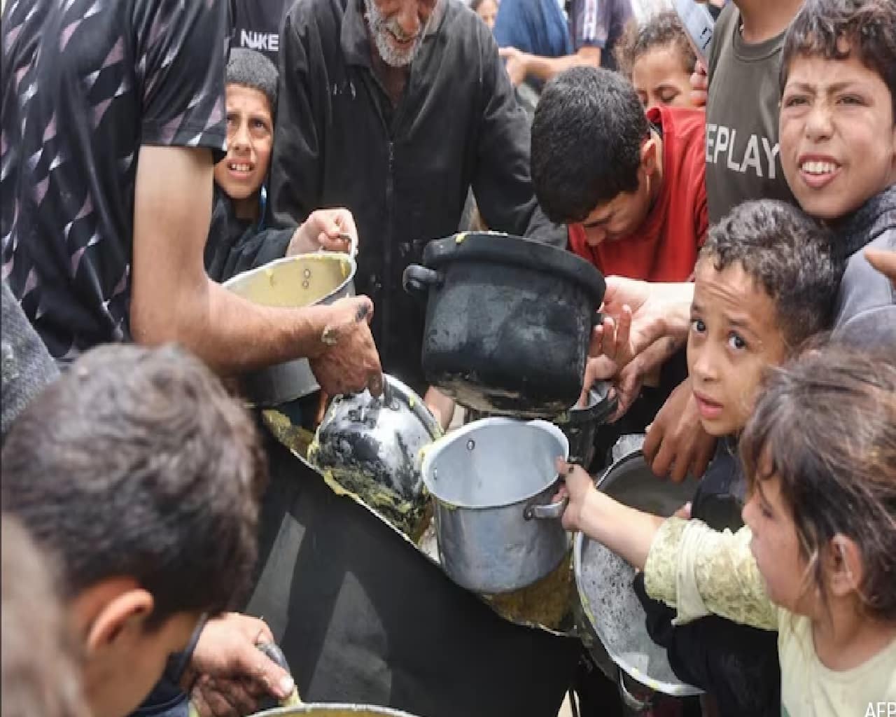 UN warns 14000 children may die in Gaza within 48 hours without aid গাজায় মানবিক সাহায্য না পৌঁছালে ১৪,০০০ শিশুর মৃত্যু হতে পারে