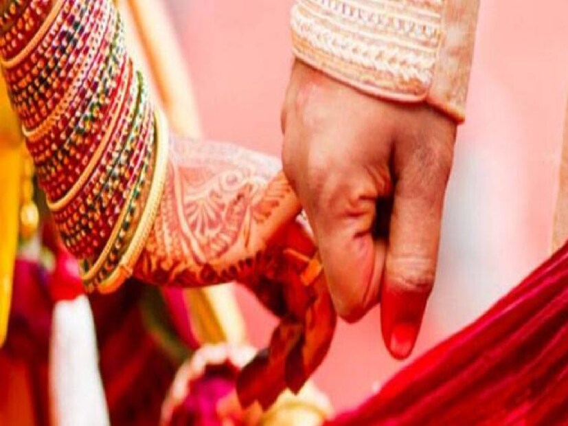 এই বিয়ে শুধু একটি ব্যক্তিগত সম্পর্ক নয়, এটি ছিল সমাজের চোখে এক বার্তা—ভালোবাসার কোনও শেষ নেই। বয়স যতই হোক, হৃদয়ের টান যেখানে থাকে, সেখানেই শুরু হয় নতুন জীবন।